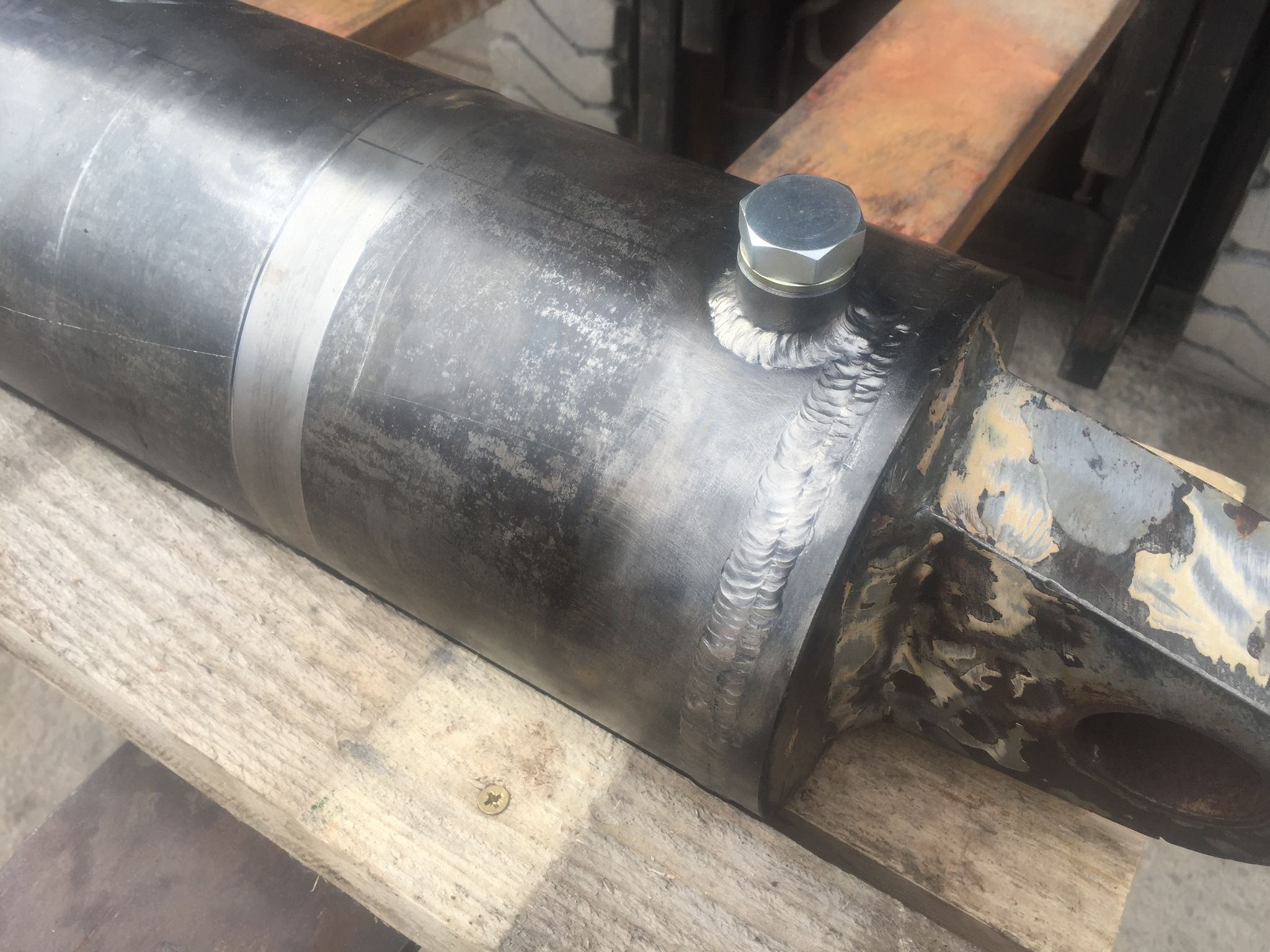 Manufacture of a new cylinder tube